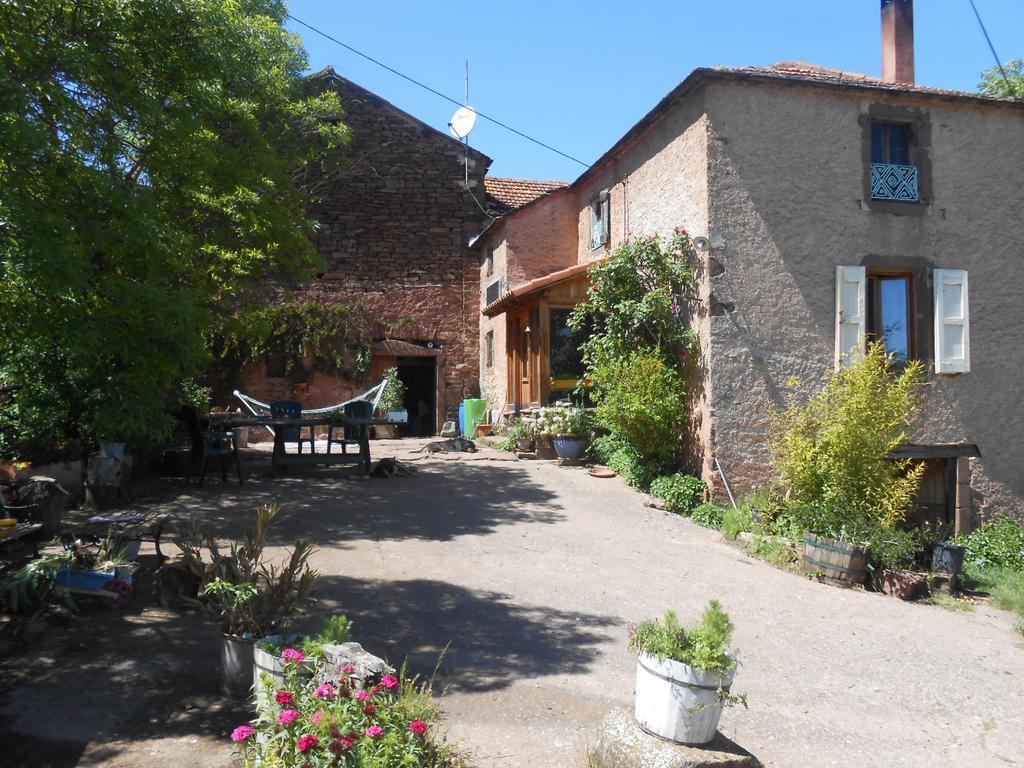 Gite Des Monts Saint-Izaire Exterior photo
